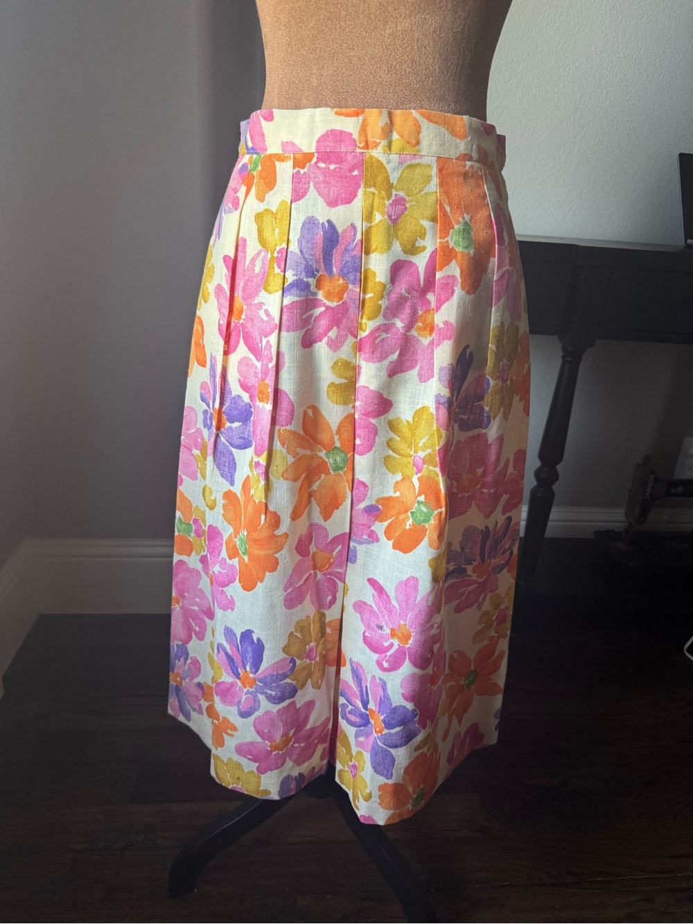 Vintage 80s Laurissa Floral Midi Skirt Pockets Made in USA ILGWU Size 10 Retro